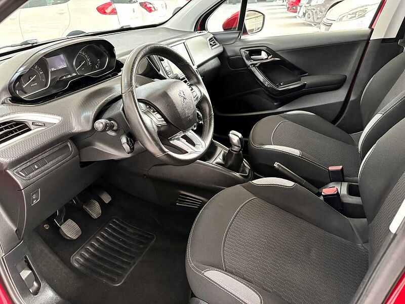Peugeot 208 1.2 Gasolina Style 82cv