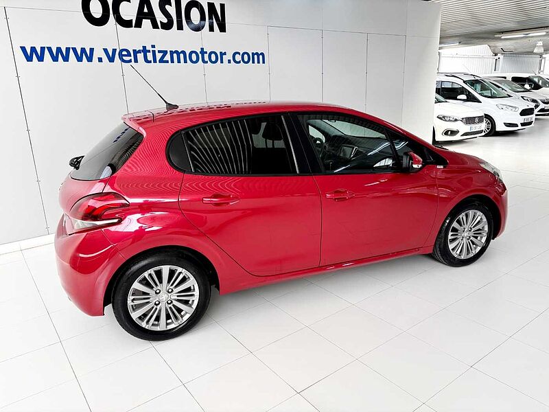 Peugeot 208 1.2 Gasolina Style 82cv