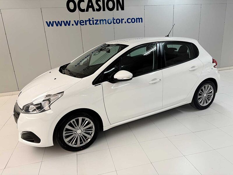 Peugeot 208 1.2 Gasolina S&S Signature 83cv