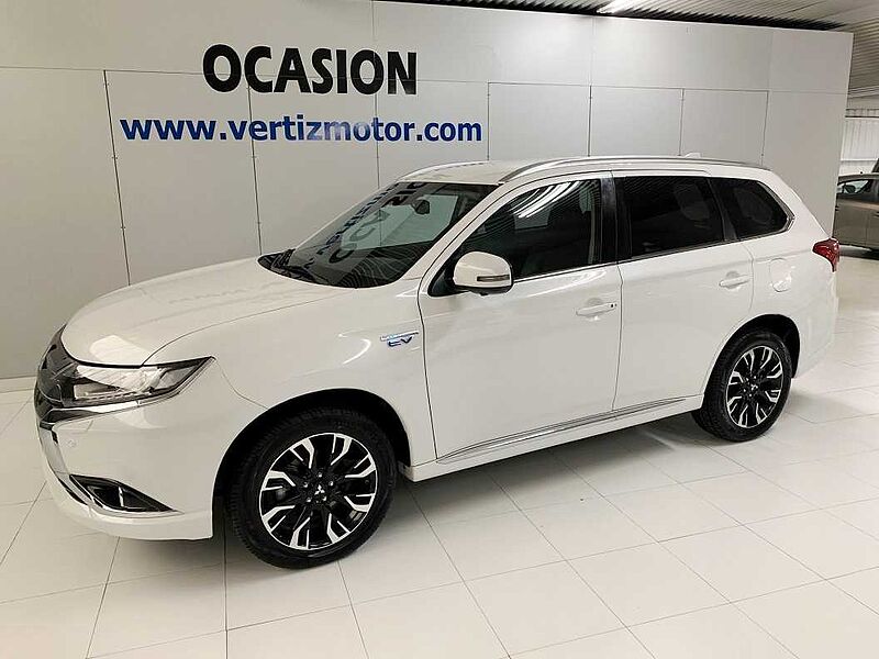 Mitsubishi Outlander Plug-in Híbrido PHEV Kaiteki 4WD Kaiteki