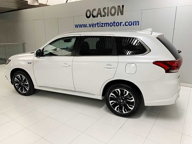 Mitsubishi Outlander Plug-in Híbrido PHEV Kaiteki 4WD Kaiteki